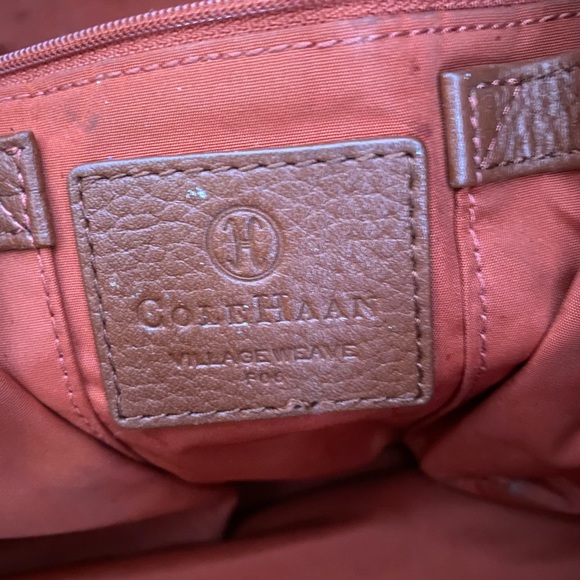 Beautiful Cole Haan hand bag - Picture 4 of 5